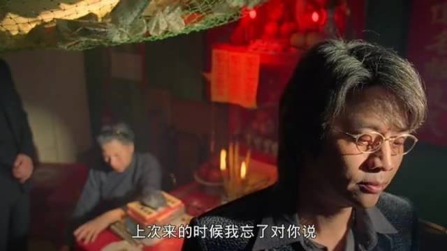 这样的小人,人前一套背后一套城府极深,表面和气内心却阴损至极!