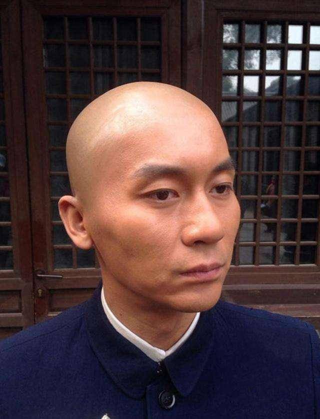 光头是检验男神的标准,李易峰满眼羞涩,王俊凯仿佛换了个人!