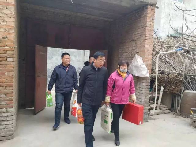 鹤壁园区工会春节"送温暖"家庭走访慰问 鹤壁科技园工会于1月14日至19