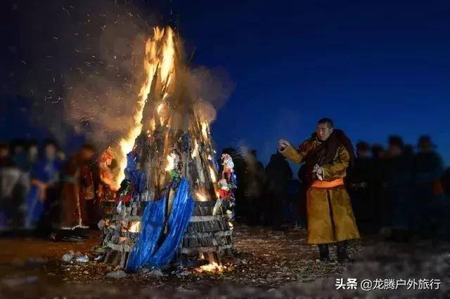 农历腊月23日 是蒙古族祭祀火神的祭火节 也有些地区不在23日祭火,而