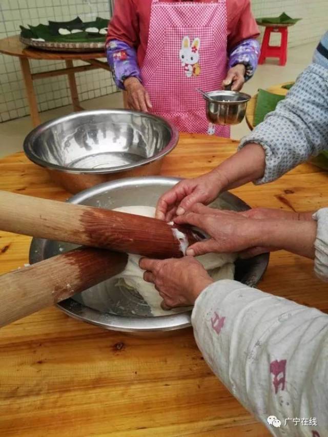广宁舂白糍,地道传统美食!属于广宁的"年味"与浓情!