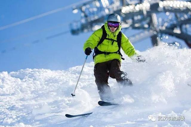 清凉寨还将开放滑雪场,可同时容纳3000人,规模不输神农架,不出武汉也