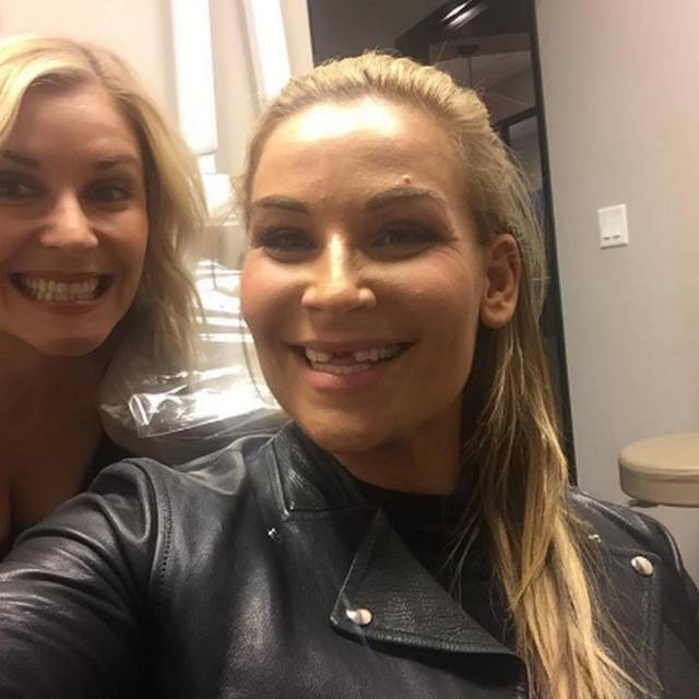 真以为WWE是假打?盘点在WWE比赛中牙齿被