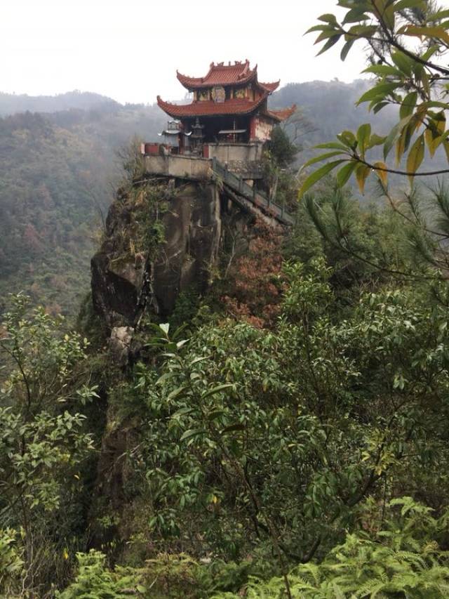 赤岩山下银坑村