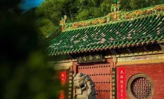 永泰寺为少有的坐东朝西坐向,正好与少林寺遥遥相对
