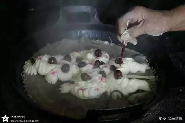 蒸熟后再哆上红点点.