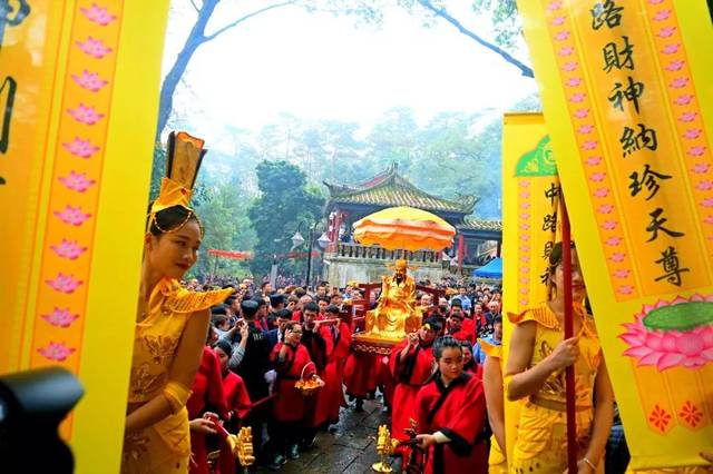 功德山庄—新山门—西山牌坊(仪式)—主舞台(祈福活动)-迎请回龙华寺