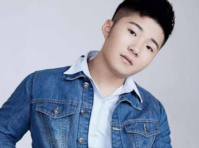白小白去医院换药,伤口被拍