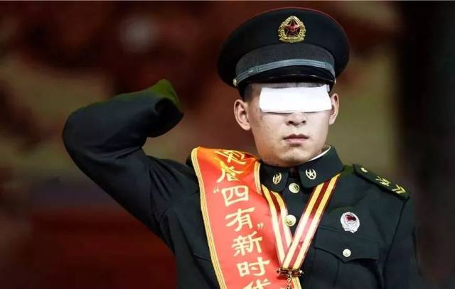 杜富国:原谅不能陪你们扫雷,我等着你们胜利归来