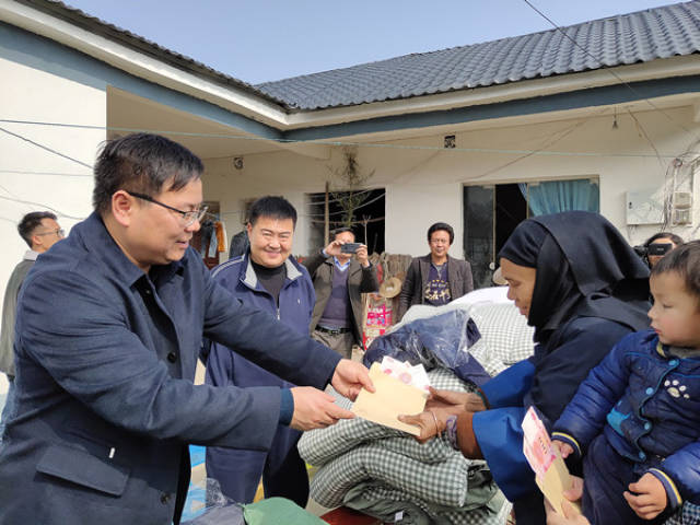 【新春走基层】滕伟华赴晴隆开展春节走访慰问活动(图/文)