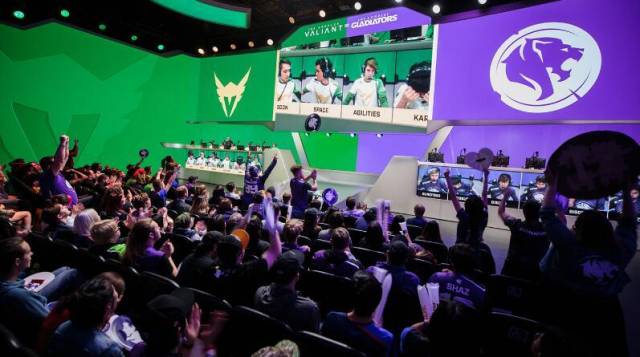 ˭Ӣ˿⣿һȫ񻯵羺ƷFPSе