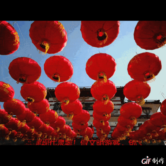 最具民族风情的特色演出 傣族的象脚鼓,苗族锦鸡舞,佤族狩猎舞,甩发舞