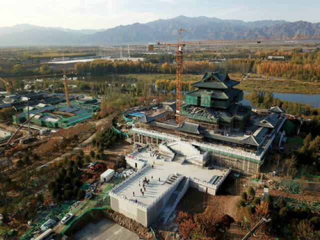 10月18日拍摄的建设中的北京世园会永宁阁(无人机拍摄.