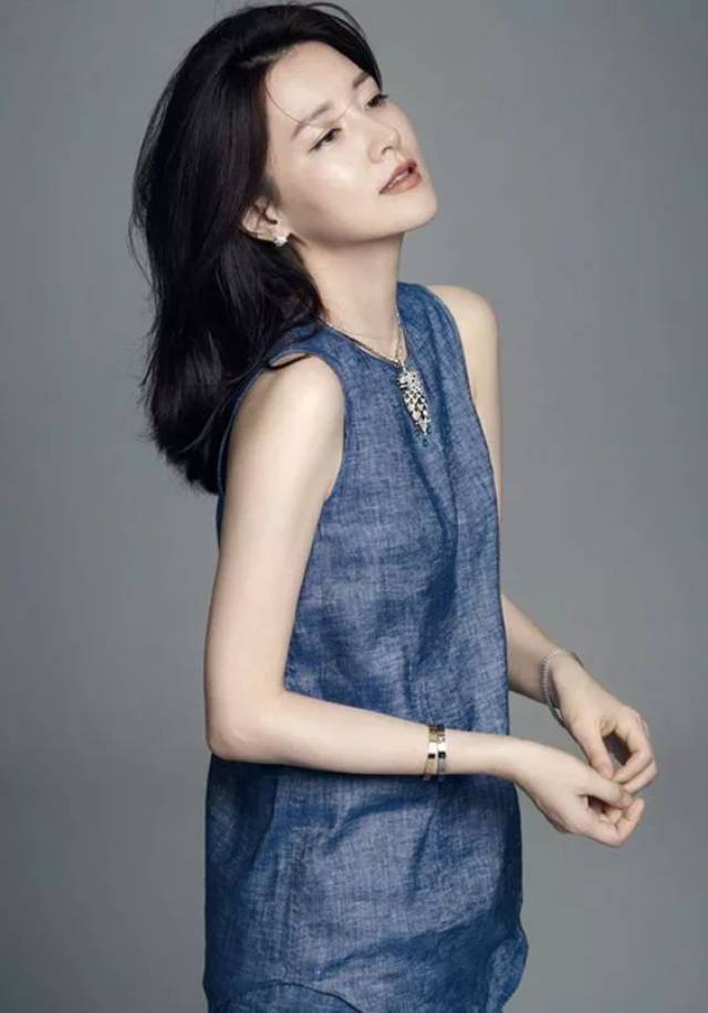 她年近半百,却依然是韩国最美的女人