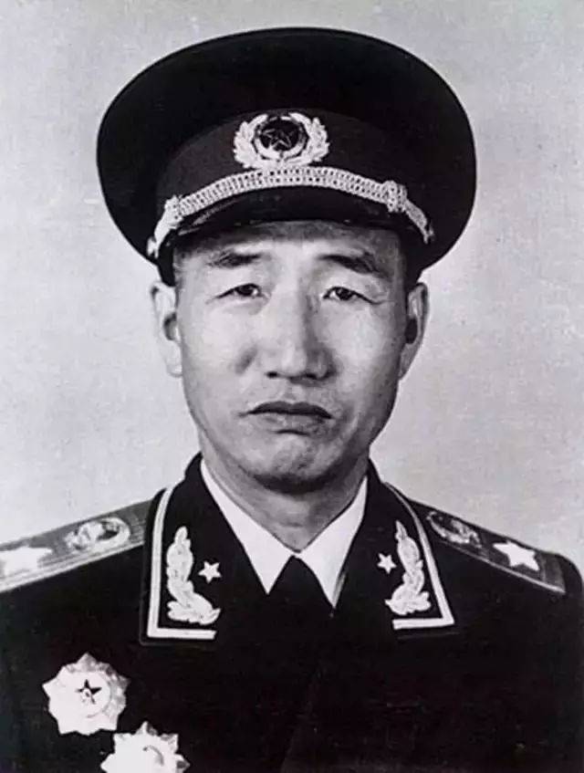 刘伯承(1892-1986)四川开县人 贺龙(1896-1969)湖南桑植县人 陈毅