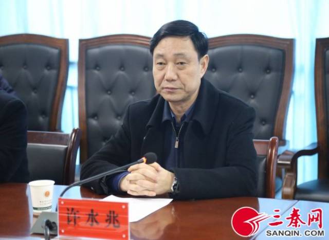商南县四套班子领导春节前慰问公安民警