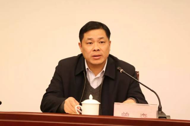 县委常委,宣传部部长曾森出席会议并讲话.