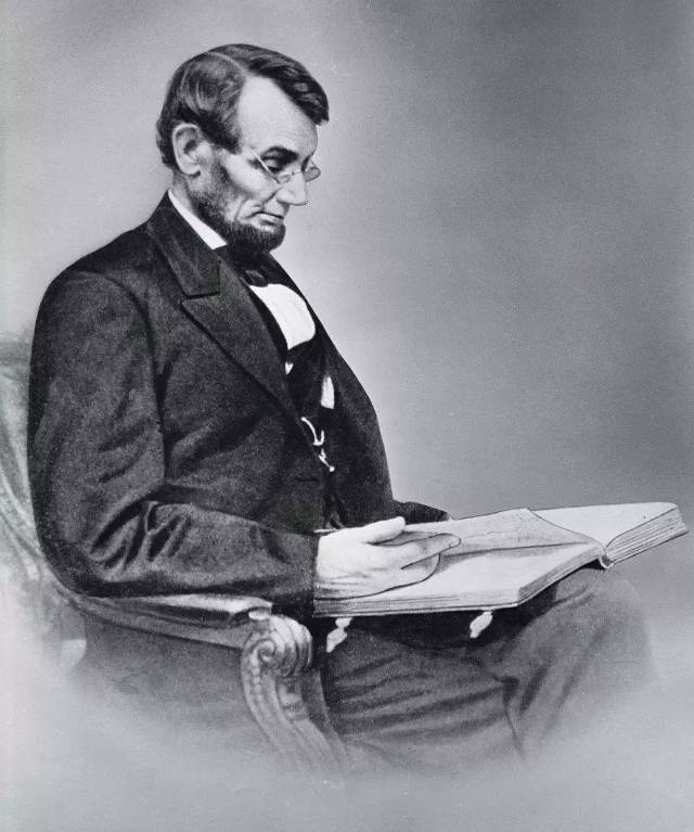 有人问林肯总统有多少财产,他的回答至今仍是经典