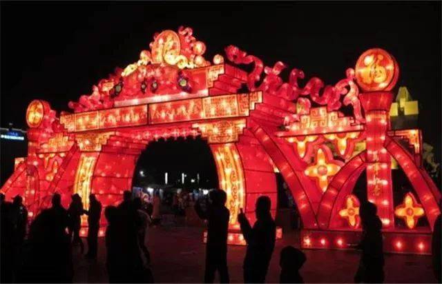 火爆!潮汕大妈嗨唱《过年歌》,正月福气吹满地