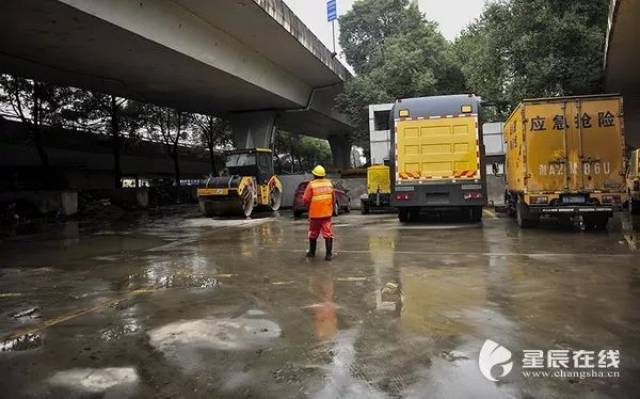 隐形人|清淤工人周安民:坚守岗位10多年,只为维护城市地下管道畅通