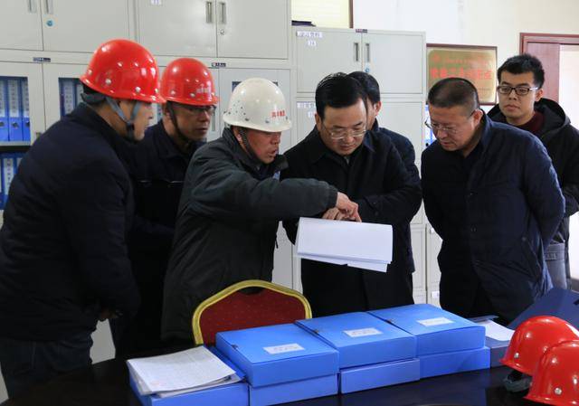 皋兰县县长杜宁让带队开展节前安全生产检查活动