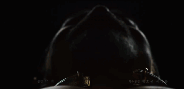 光是这个逼格满满的片头,影视菌都能看十遍.