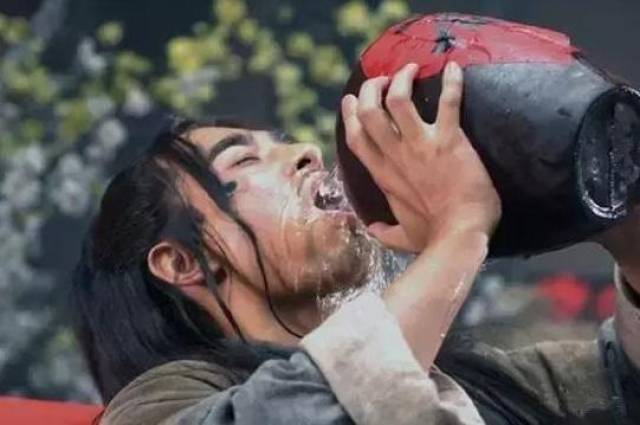 探秘中国最能喝酒的省份:一斤白酒没在怕