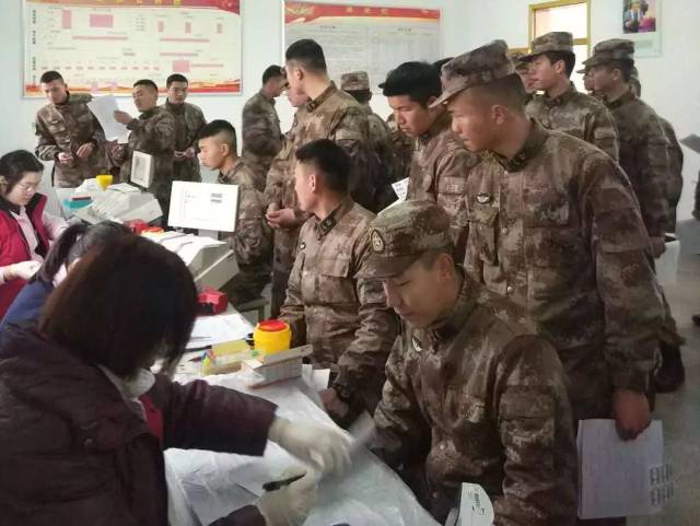驻苏73049部队组织集体无偿献血