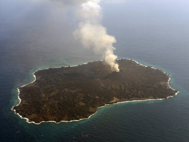 为什么海水浇不灭海底火山?