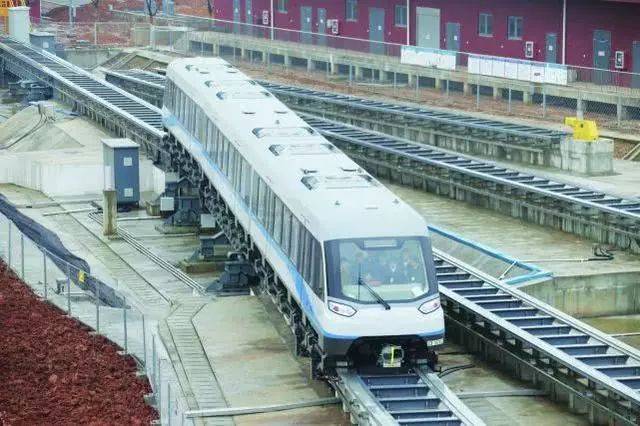 长沙磁悬浮列车,时速100公里,网友:速度慢还票价贵!