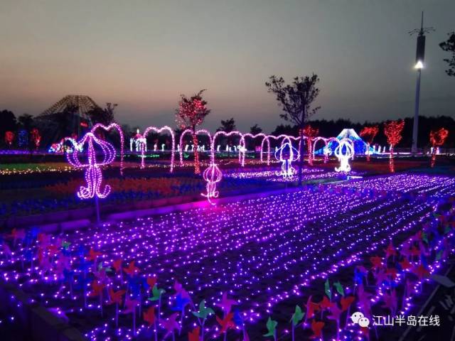 春节去哪儿?首届白浪滩风车灯光秀震撼来