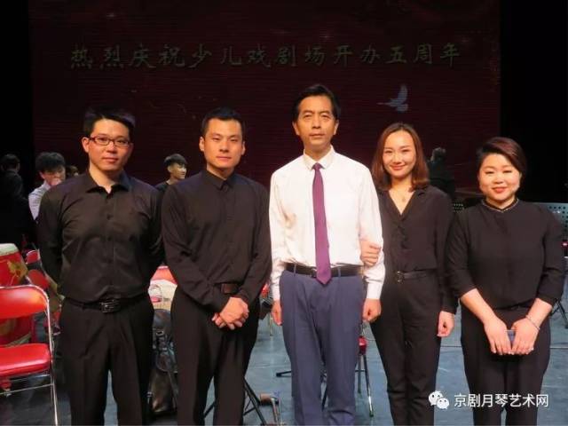 胡希芳入室弟子--一个热衷于群众京剧文化艺术传播和月琴教学的杨沙沙