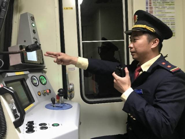广州地铁乘务司机 开好每一趟车,就是守好了大家的春节归家路