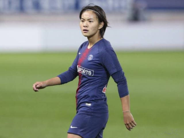 就连法国21岁新星姆巴佩也与王霜进行了合影,这位1