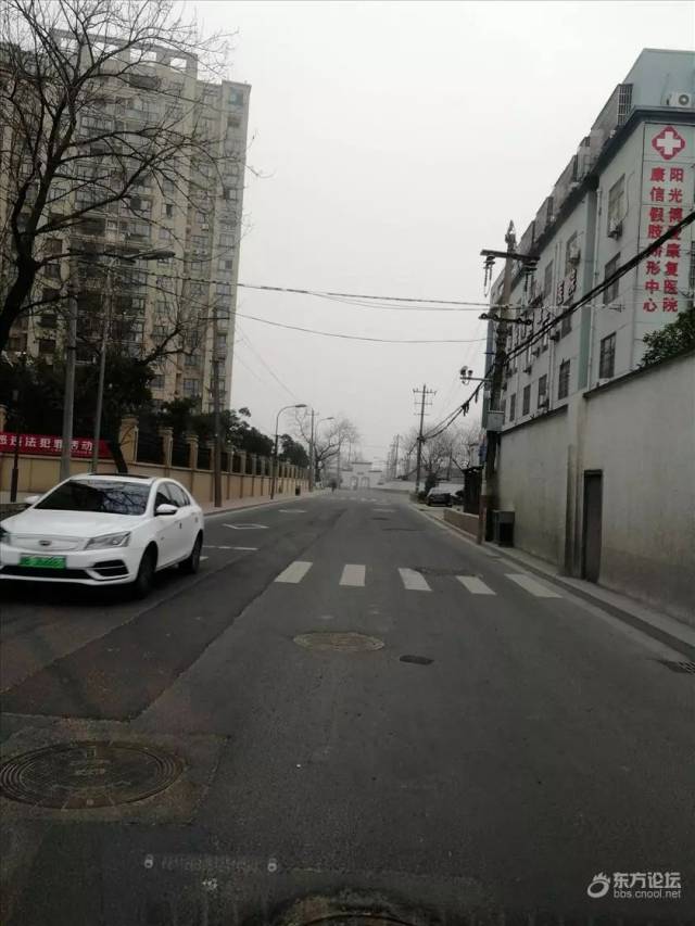 昨日,东论网友@訫瀡我动发帖 江北倪家堰路(环城北路口至宁慈公路)短