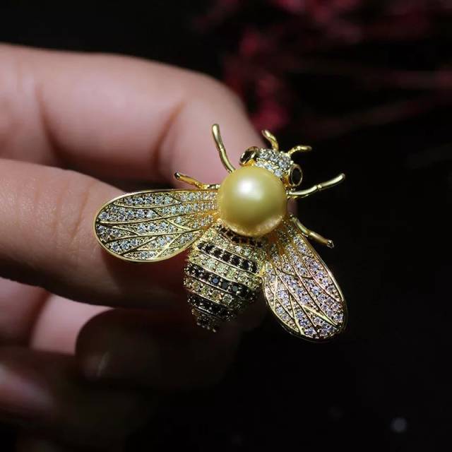 分享高档珍珠胸针-小蜜蜂,又美又萌完全没有抵抗力!