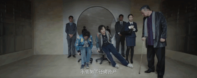 电影《羞羞的铁拳》里冒充管事的副掌门 意外继承巨额财产后的王多鱼