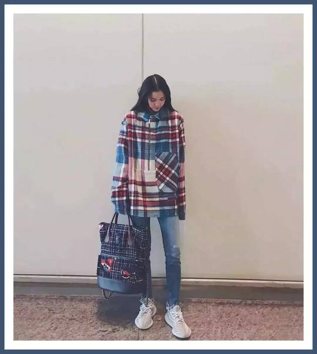 研究完欧阳娜娜的100套私服,我发现了她的穿搭秘诀