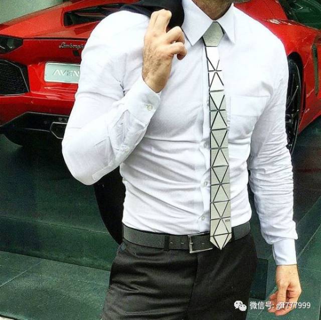男人胸肌大穿衬衫是什么画面?