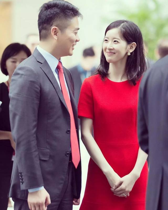 刘强东老婆的真实身份大揭秘!