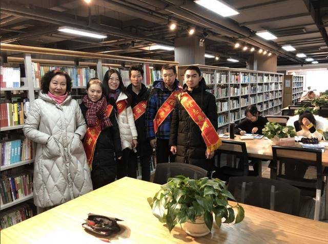 城事|书香浓情过新春 回民区图书馆志愿服务不打烊