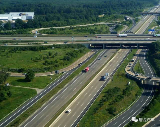 柏林赛道外,另一个充满速度与激情的全球车迷圣地-德国无速限高速公路