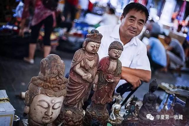 那么10年前的北京潘家园又是什么样子呢? 在潘家园经营了数十年古玩生意的一位藏家回忆