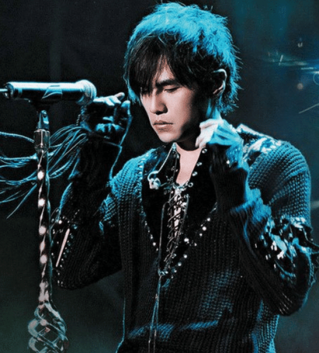 周杰伦在以父之名后写的歌,以为能成神曲却冷