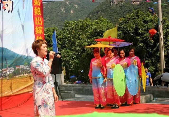 2019上川这条村出嫁女回娘家活动场面热闹