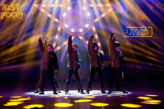 上班第一天来聊一下今年首个流行语