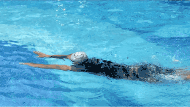 蛙泳抬头换气,腿就下沉,告诉你怎么改正!