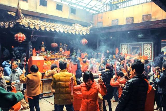 北京:正月初八烧香祭星