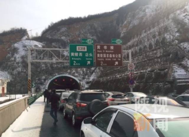 多人死亡!春运返程高速连环车祸,百余车