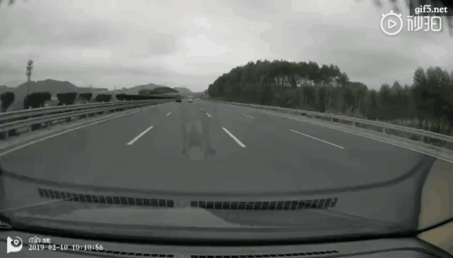 高速路!急打方向!连续并线!这车为何这样?